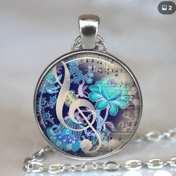 Jewelry - 🆕️ NWT Musical Note Glass Charm & Necklace